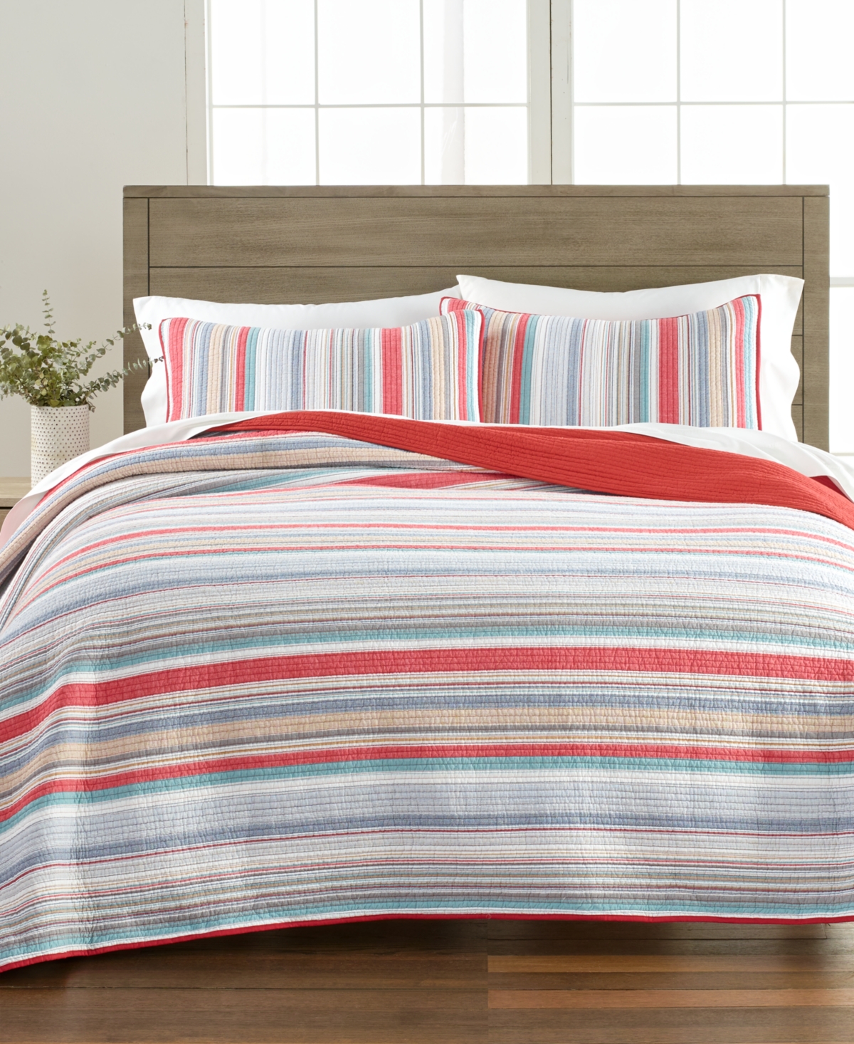 MARTHA STEWART COLLECTION CLOSEOUT! MARTHA STEWART COLLECTION GREAT BACKYARD QUILT, FULL/QUEEN, CREATED FOR MACY'S 
