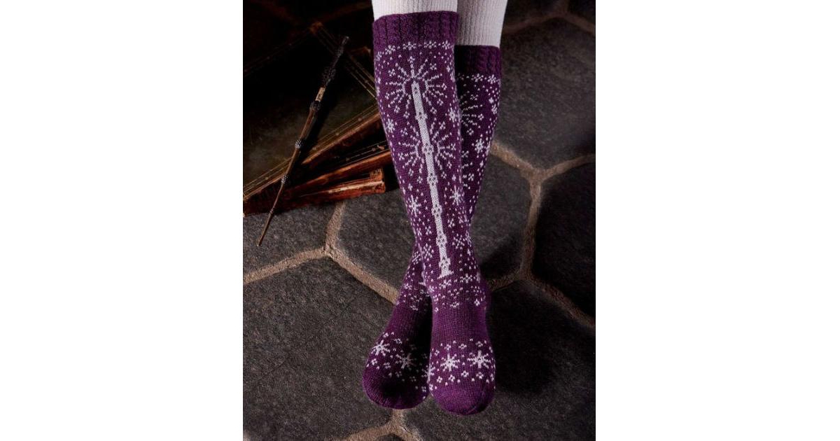Harry Potter - Knitting Magic - More Patterns From Hogwarts and Beyond - An Official Harry Potter Knitting Book (Harry Potter Craft Books, Knitting Bo