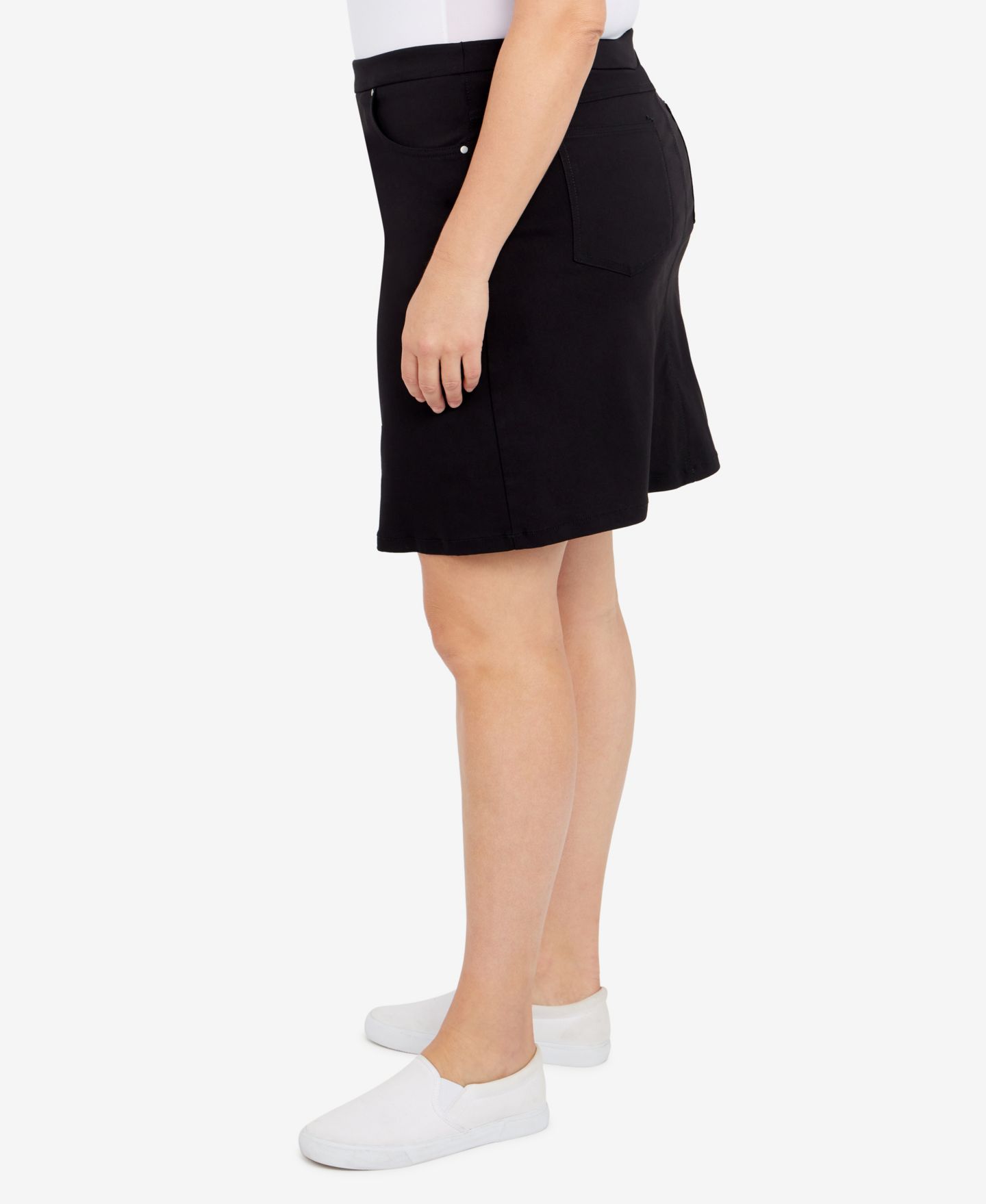 Женская юбка-шорты HEARTS OF PALM Plus Size Essentials Tech Stretch Pull On Skort with Elastic Wasitband, цвет: Чёрный — фото 4