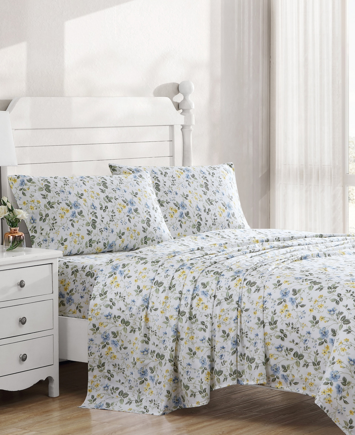 Laura Ashley Closeout!  300 Thread Count Cotton Sateen 4-pc. Sheet Set, Queen In Meadow Floral