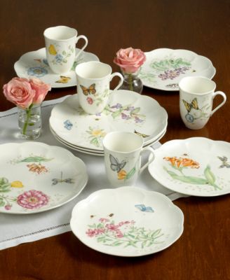 Butterfly Meadow 18 Pc. Dinnerware Set, Service for 6