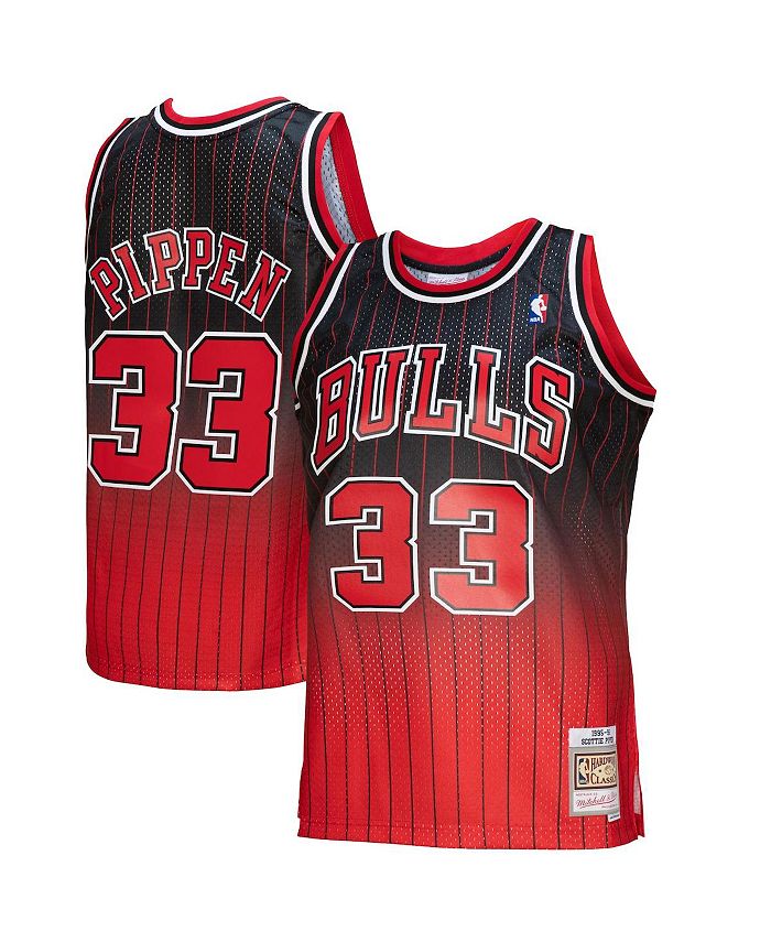 Chicago Bulls Scottie Pippen Hardwood Classics Name & Number T-Shirt by  Mitchell & Ness Youth