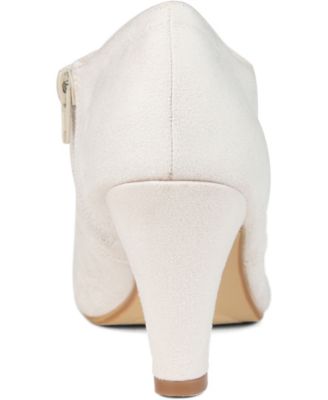 Women's Leona Wide Width Lace Up Dress Shooties