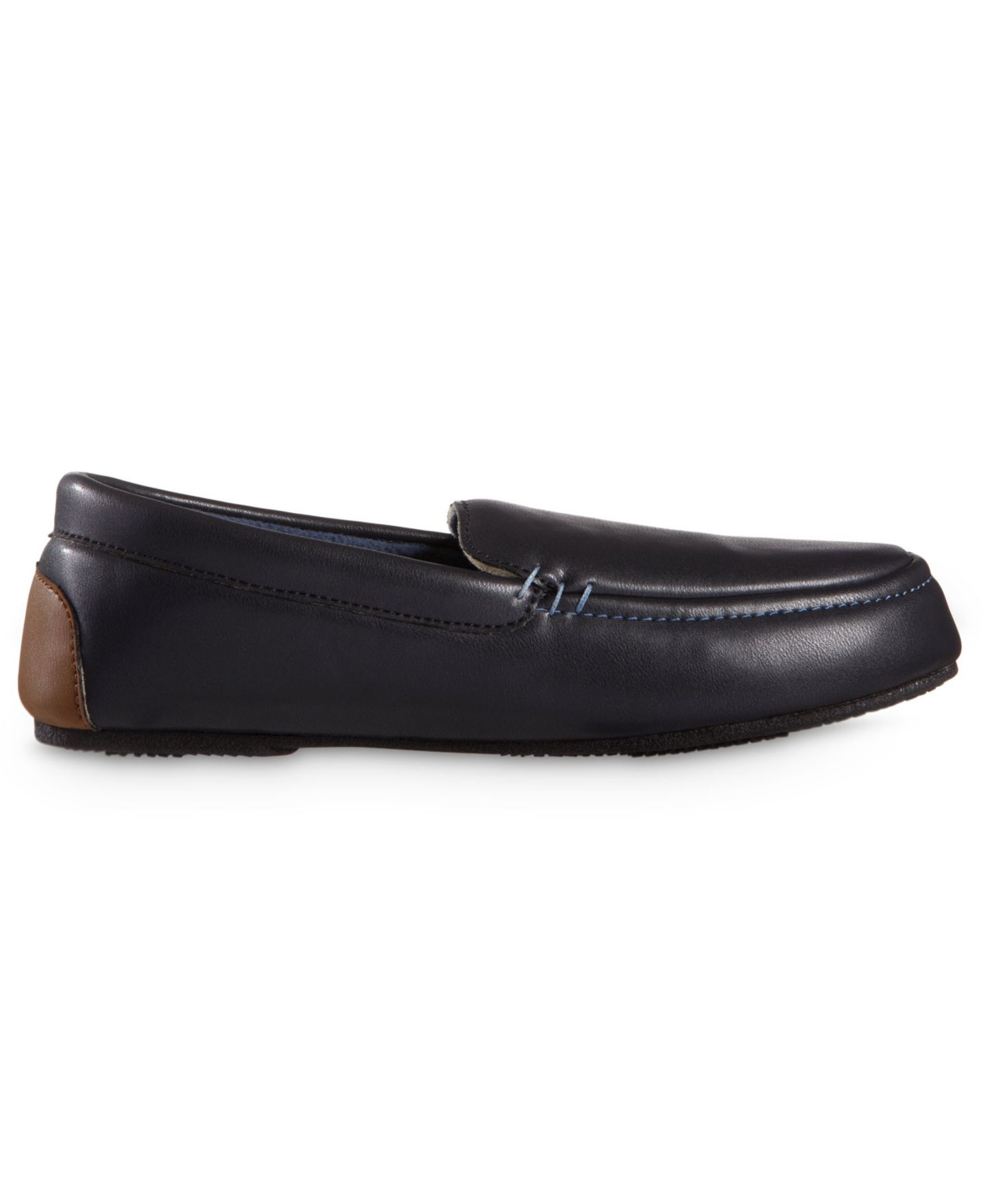 Женские тапочки Isotoner Signature Faux Leather Vivienne Moc Slippers, цвет: Чёрный — фото 2