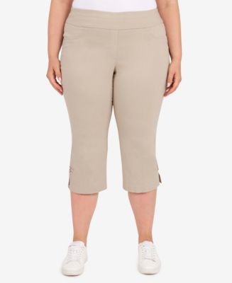 HEARTS OF PALM Plus Size Essentials Solid Pull-On Capri Pants with