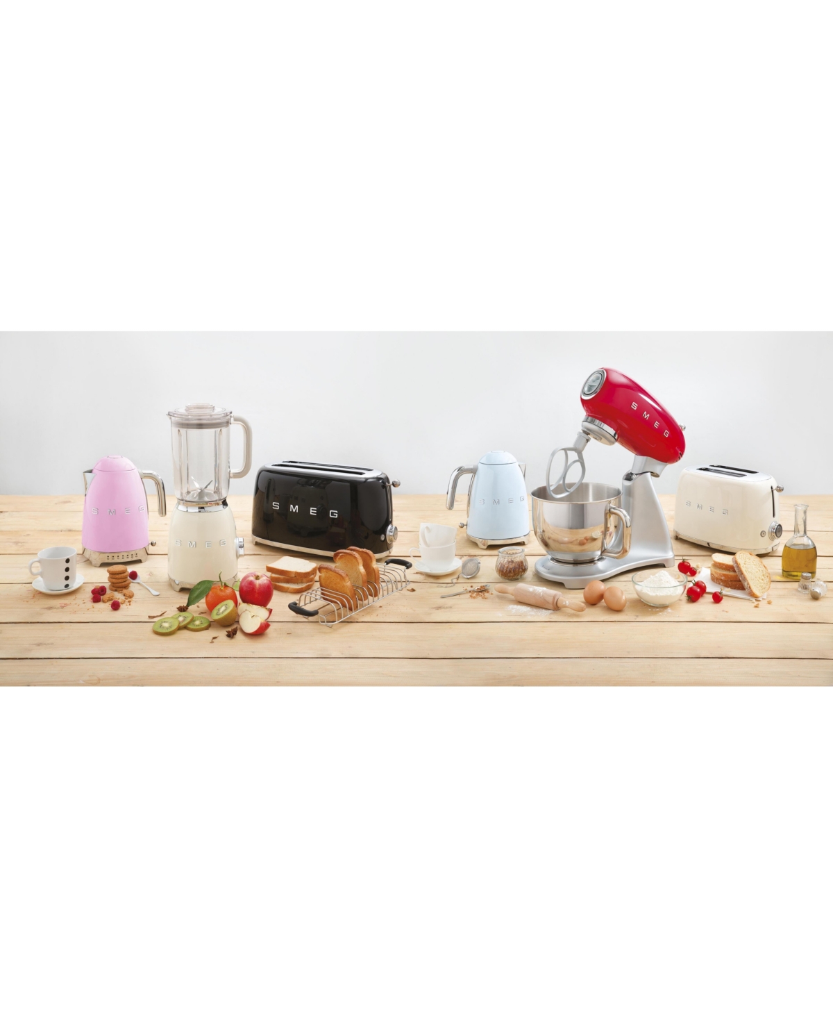 Smeg Variable Temperature Kettle In Pink