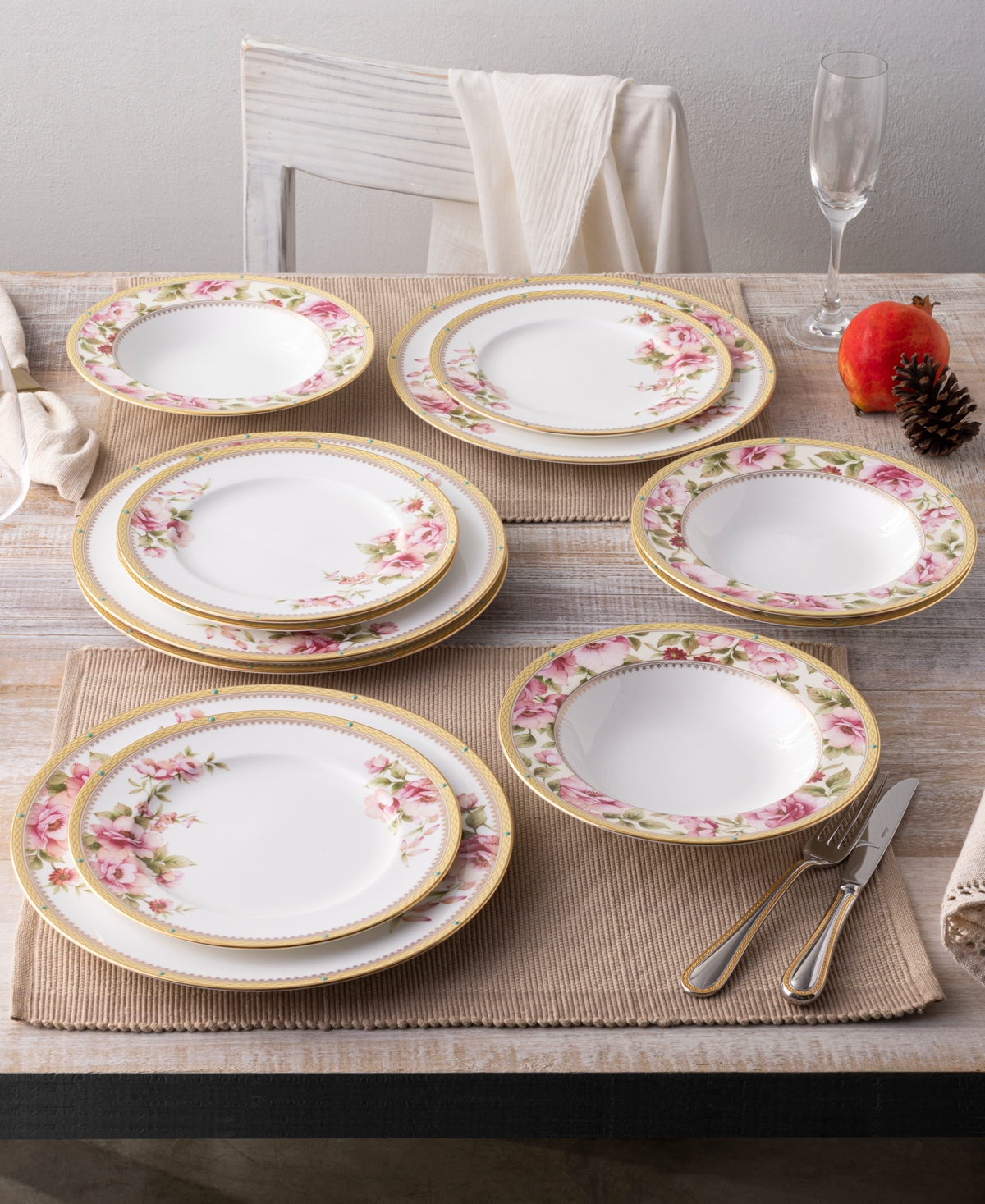 Noritake Hertford Set, Service For 4 - White and Pink