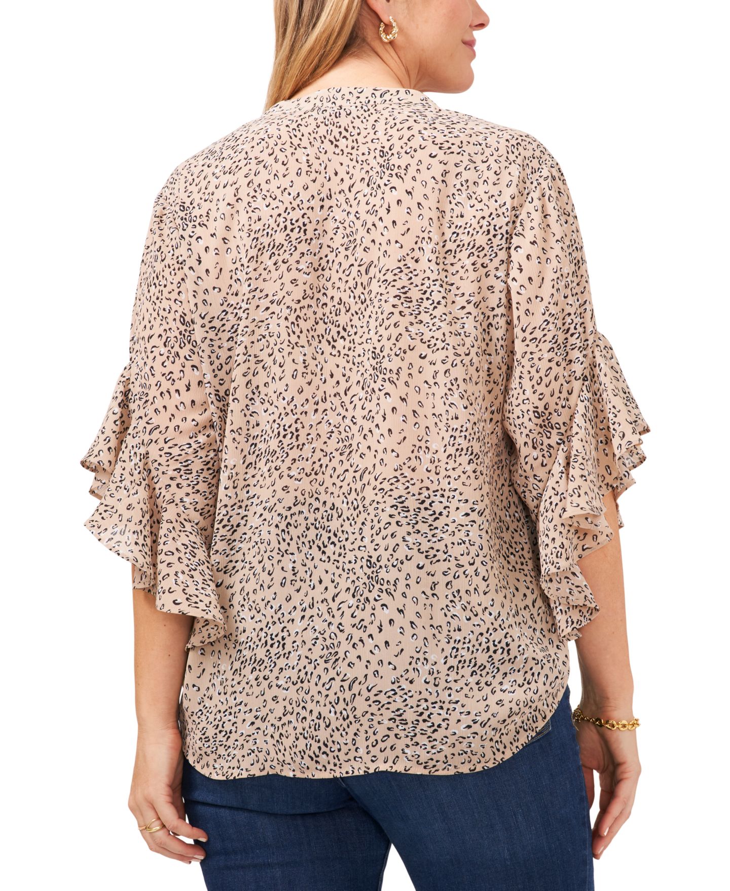 Женская блузка Vince Camuto Plus Size Cheetah-Print Pintuck V-Neck 3/4- Flutter-Sleeve Blouse, цвет: Верблюжий разноцветный — фото 2