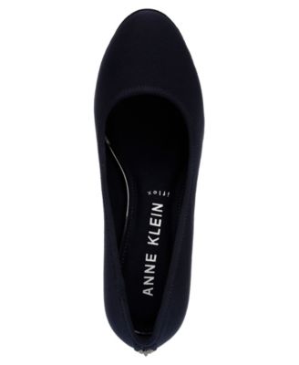 Women's Castana Round Toe Block Heel Pumps