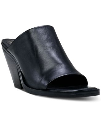 Vince Camuto - Sempelan Slip-On Stacked Slide Sandals
