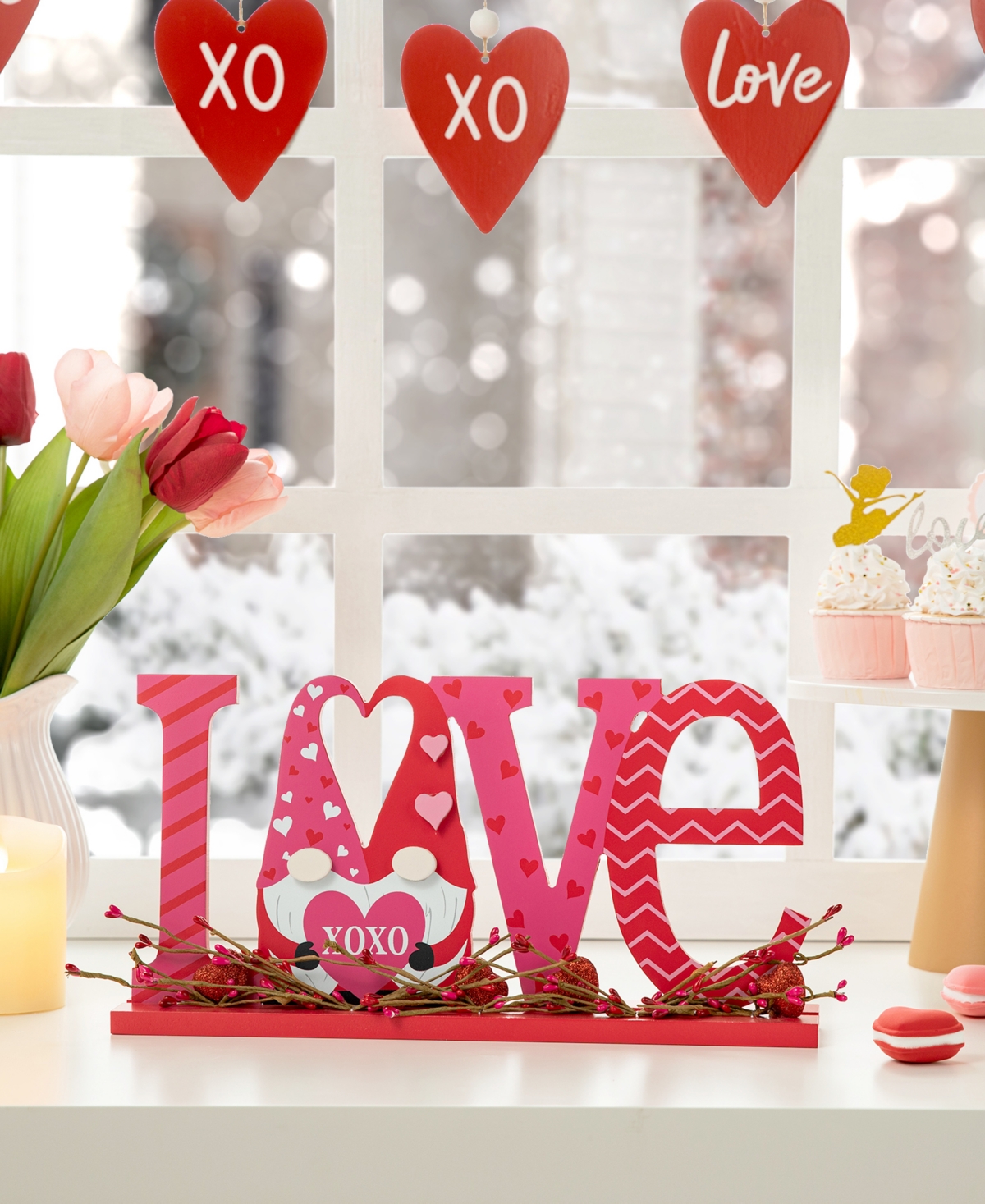 Glitzhome L Valentine's Love Wooden Gnome Table Decor