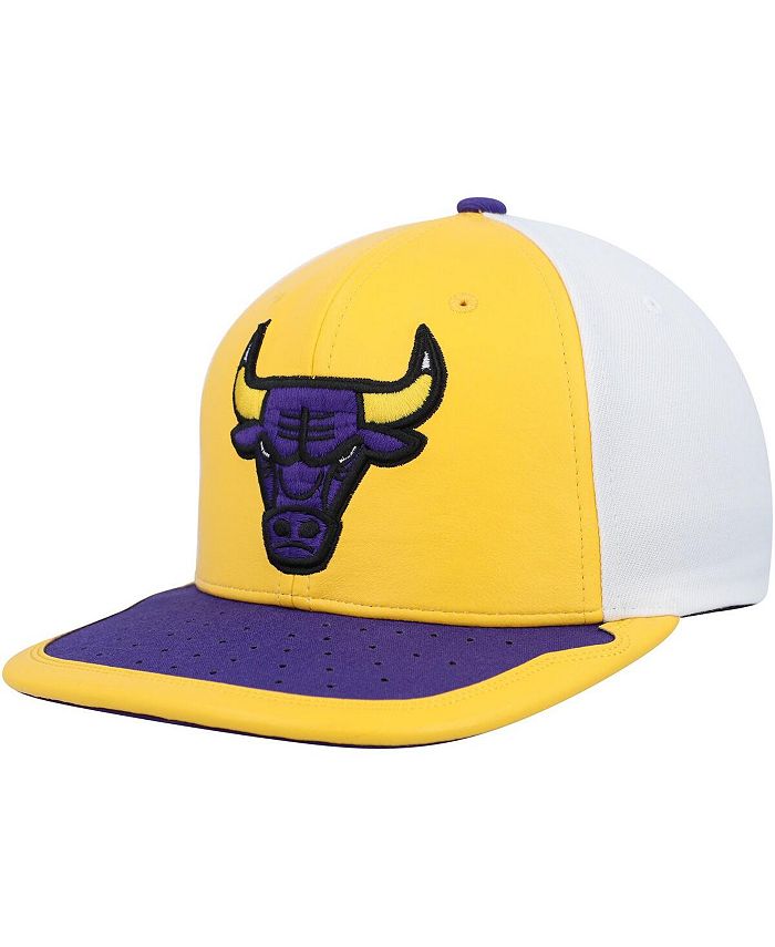 Men's Chicago Bulls Mitchell & Ness Yellow/Black Day One Snapback Hat