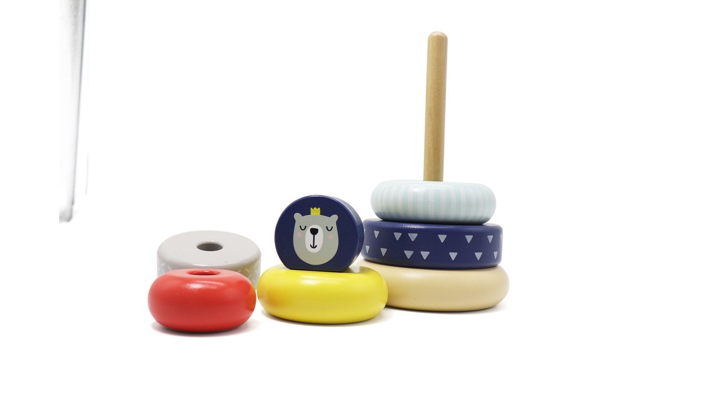 Детские игрушки Leo & Friends Benny Montessori-Approved Wooden Stacking Tower, 7-Piece, Ages 12-18 Months — фото 1