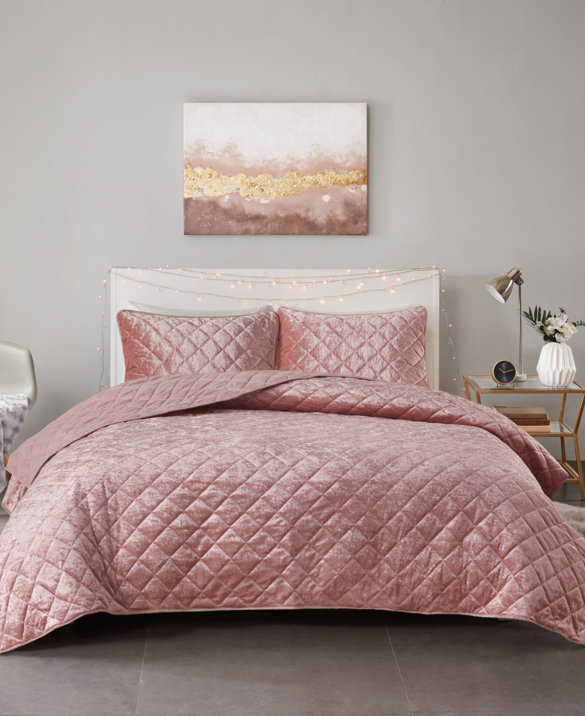 Intelligent Design Closeout!  Felicia Velvet Quilted 3-piece Quilt Set, Twin/twin Xl In Blush