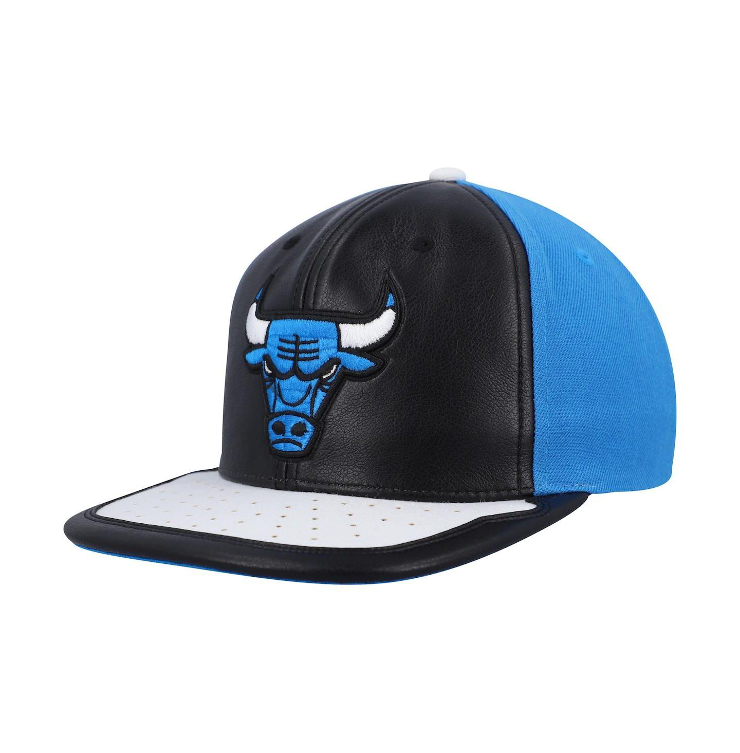 Мужская кепка Mitchell & Ness Black, White Chicago Bulls Day One Snapback Hat — фото 1