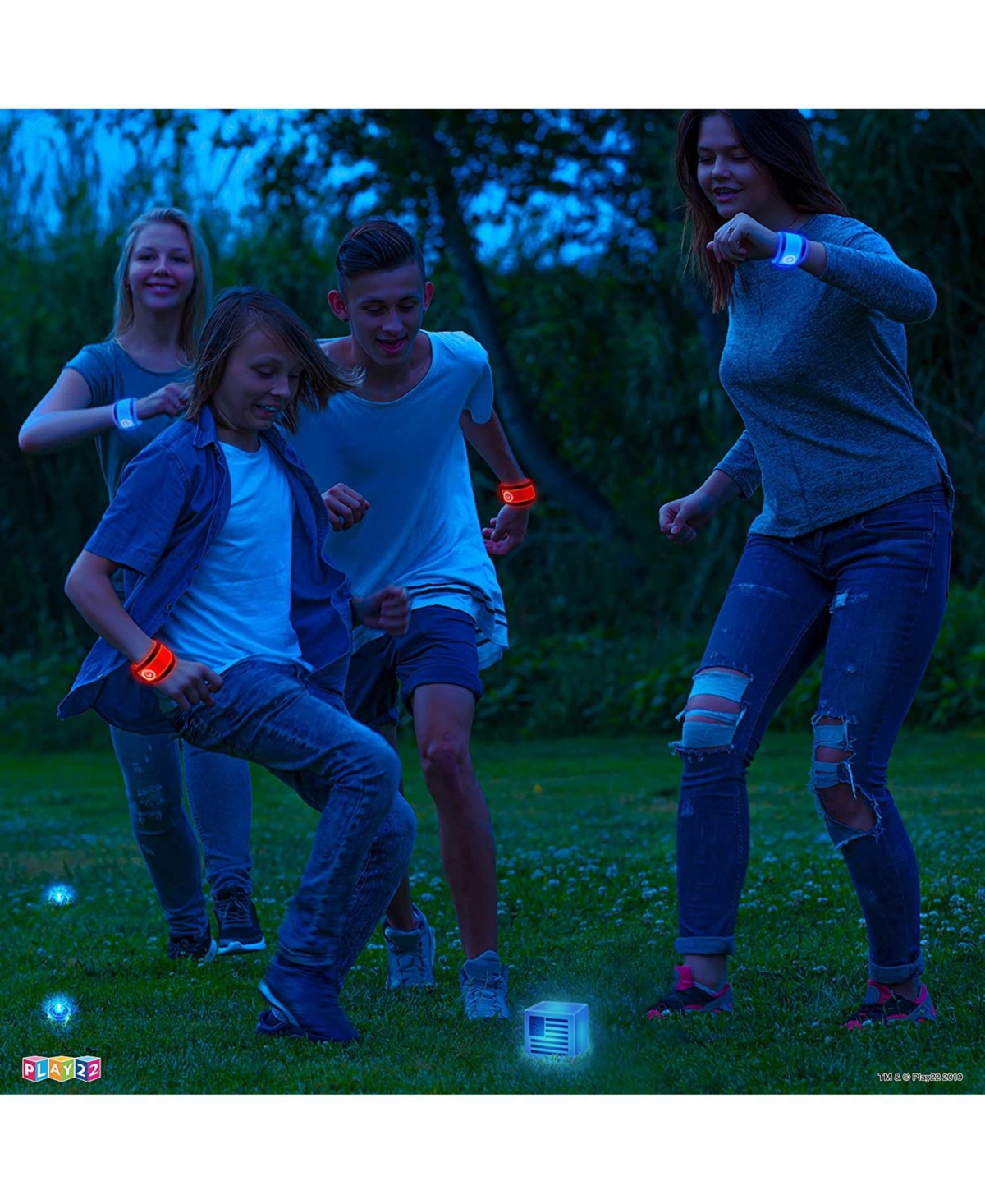Play22usa American Capture The Flag Glow in The Dark Game Up to 14 Players - Blue and red