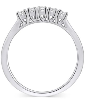 Diamond Five Stone Wedding Band (1/4 ct. t.w.) in 14k Gold