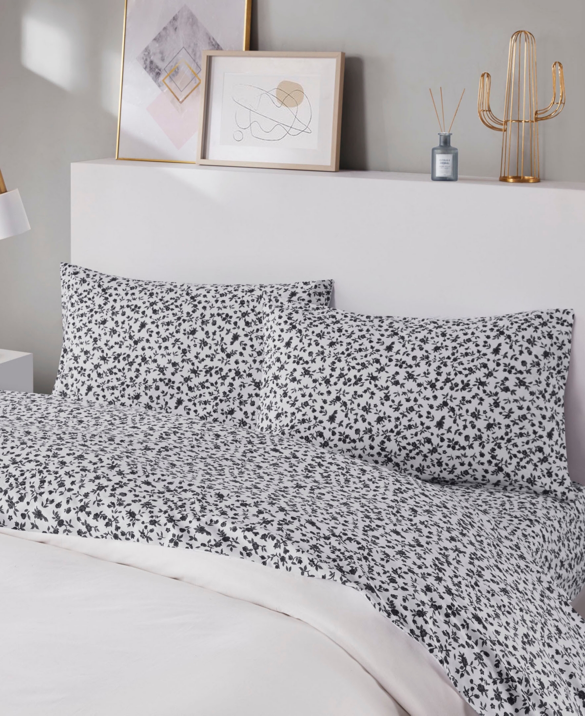 Intelligent Design Printed Microfiber 4 Piece Sheet Set, Full In Black