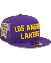 Men's New Era Black Los Angeles Lakers White Stripe Cuffed Pom Knit Hat