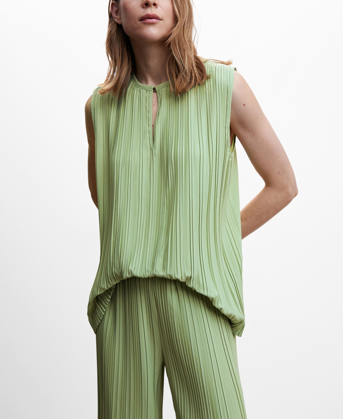 Mango Top Green In Green