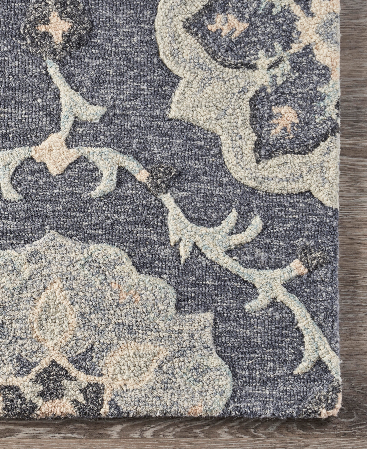 Lr Home Iris Victo-582 7' x 9' Area Rug