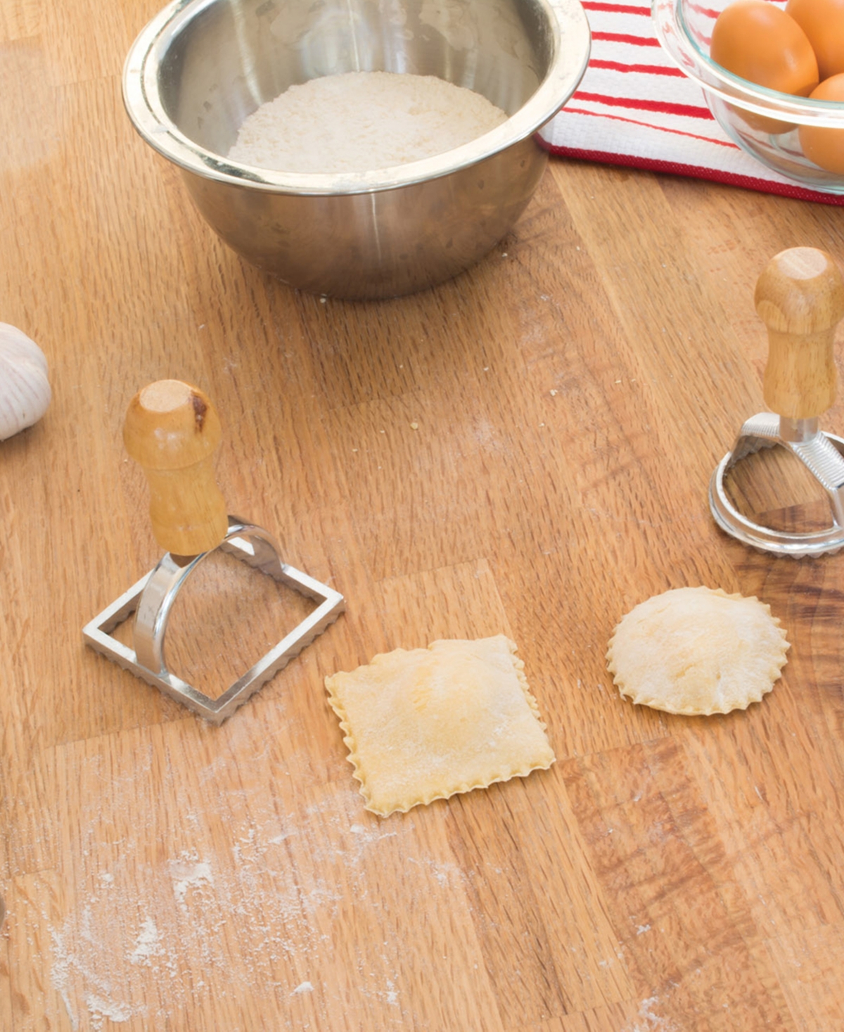 Fante's 1 Each Fluted Round and Square Stamp Ravioli Maker Stamps, 2