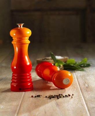 Pepper Mill with Adjustable Grind Setting