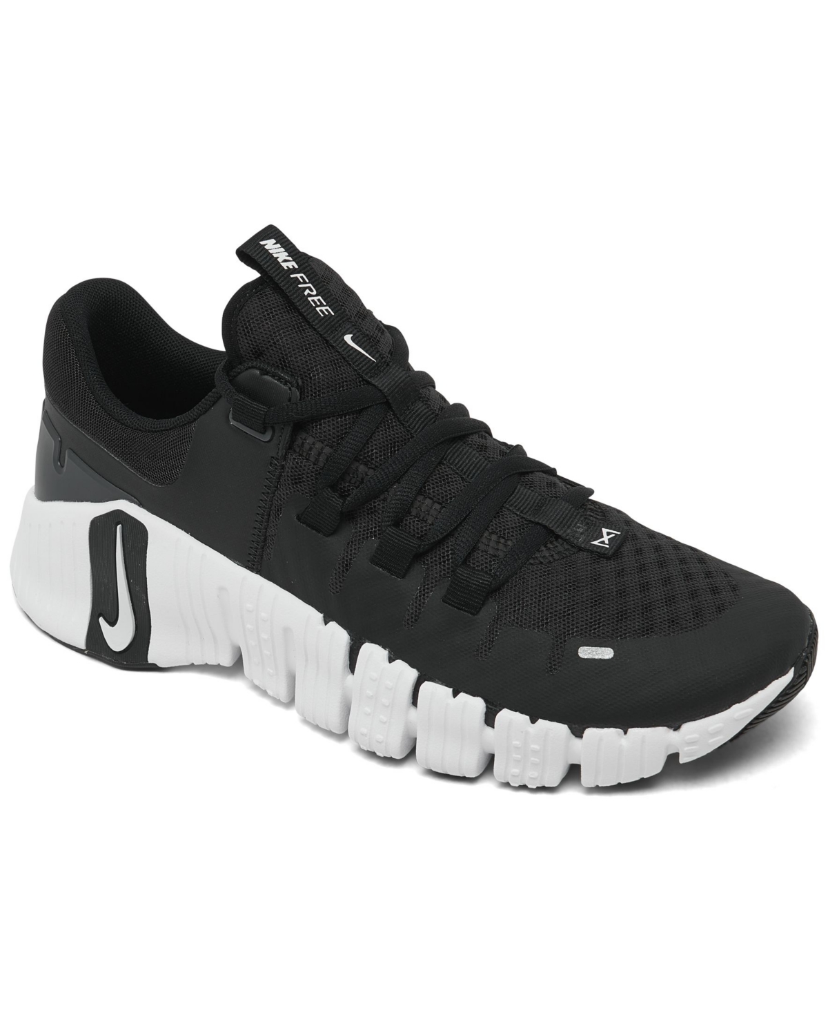Nike Women's Free Metcon 5 Training Sneakers From Finish Line In Black,white