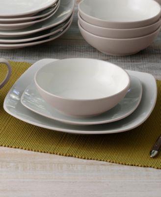 Colorwave Square 16 Pc. Dinnerware Set, Service for 4