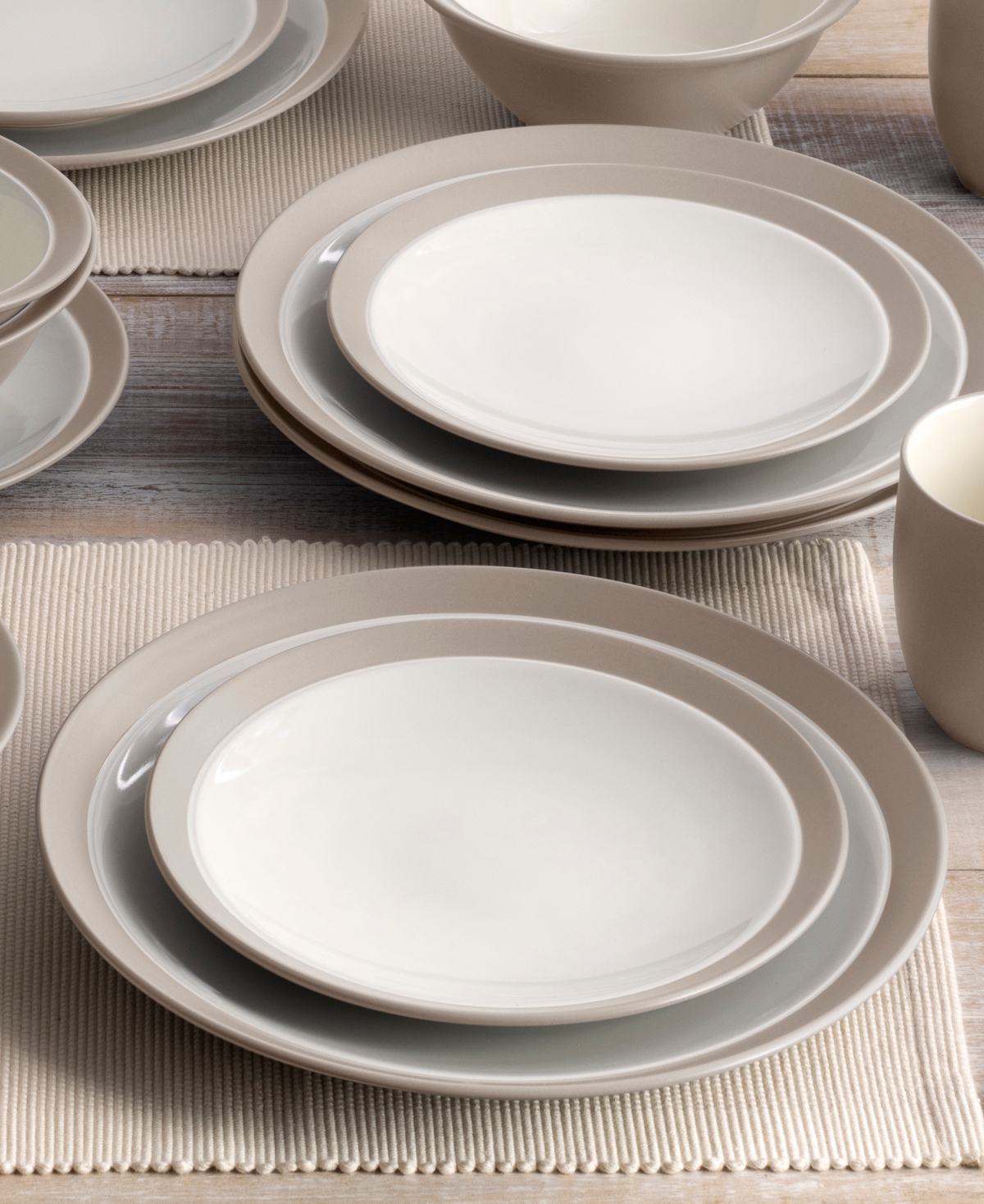 NORITAKE COLORWAVE CURVE 16 PC. DINNERWARE SET, SERVICE FOR 4 
