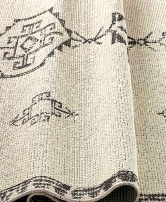 Solana BOOC2303 5'3" x 7' Area Rug