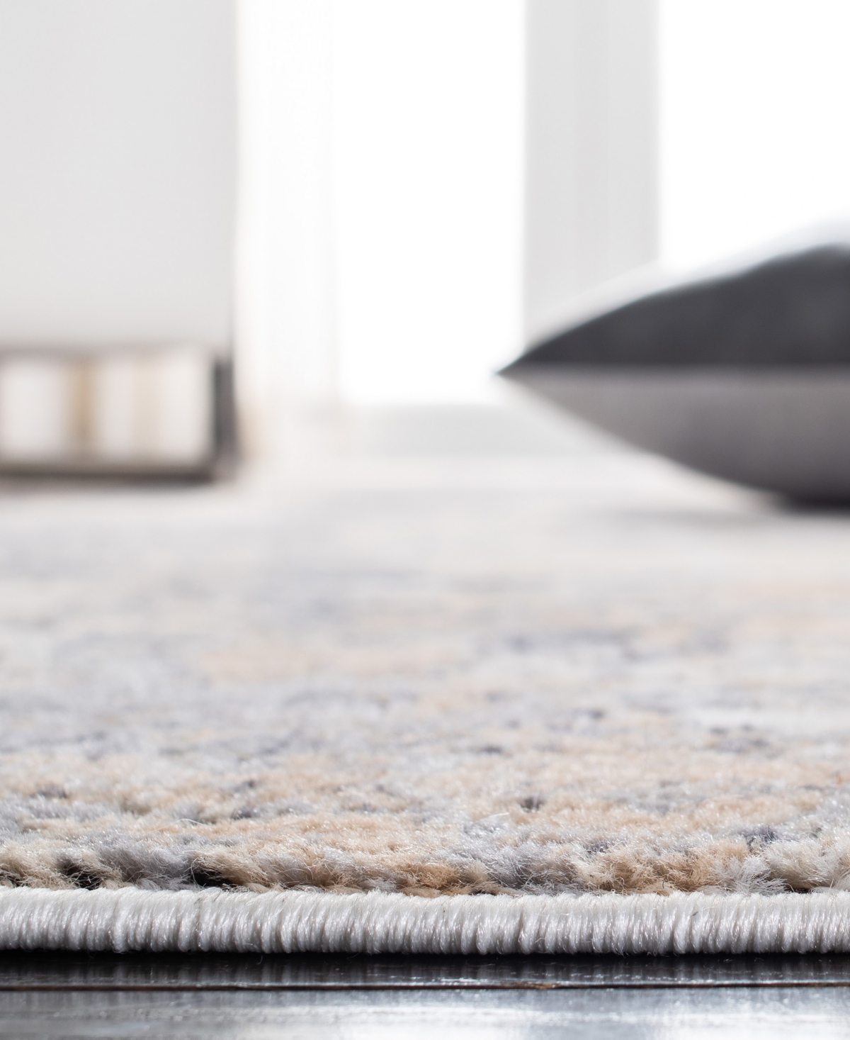 Safavieh Amelia ALA777 3' x 3' Area Rug - Gold
