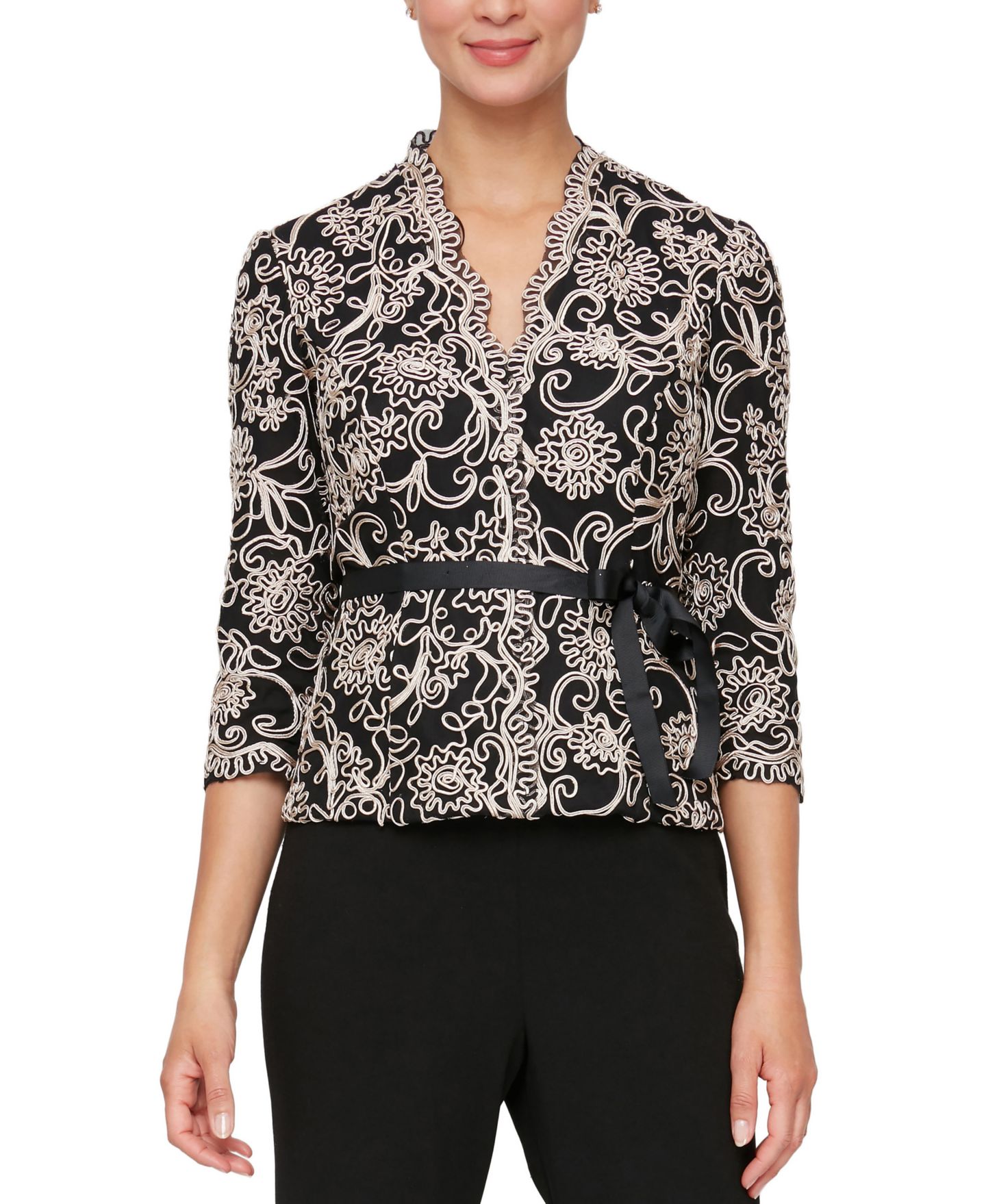 Женский топ Alex Evenings Petite Floral-Embroidered 3/4-Sleeve Lace, цвет: Чёрный / Серо-коричневый — фото 1