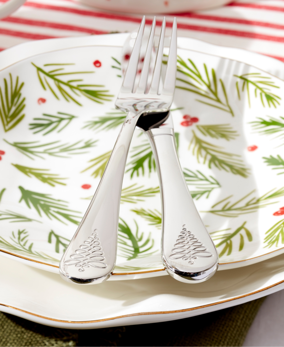 Lenox Bayberry Assorted Dessert Plates, Set of 4 - Red  Green And Ivory