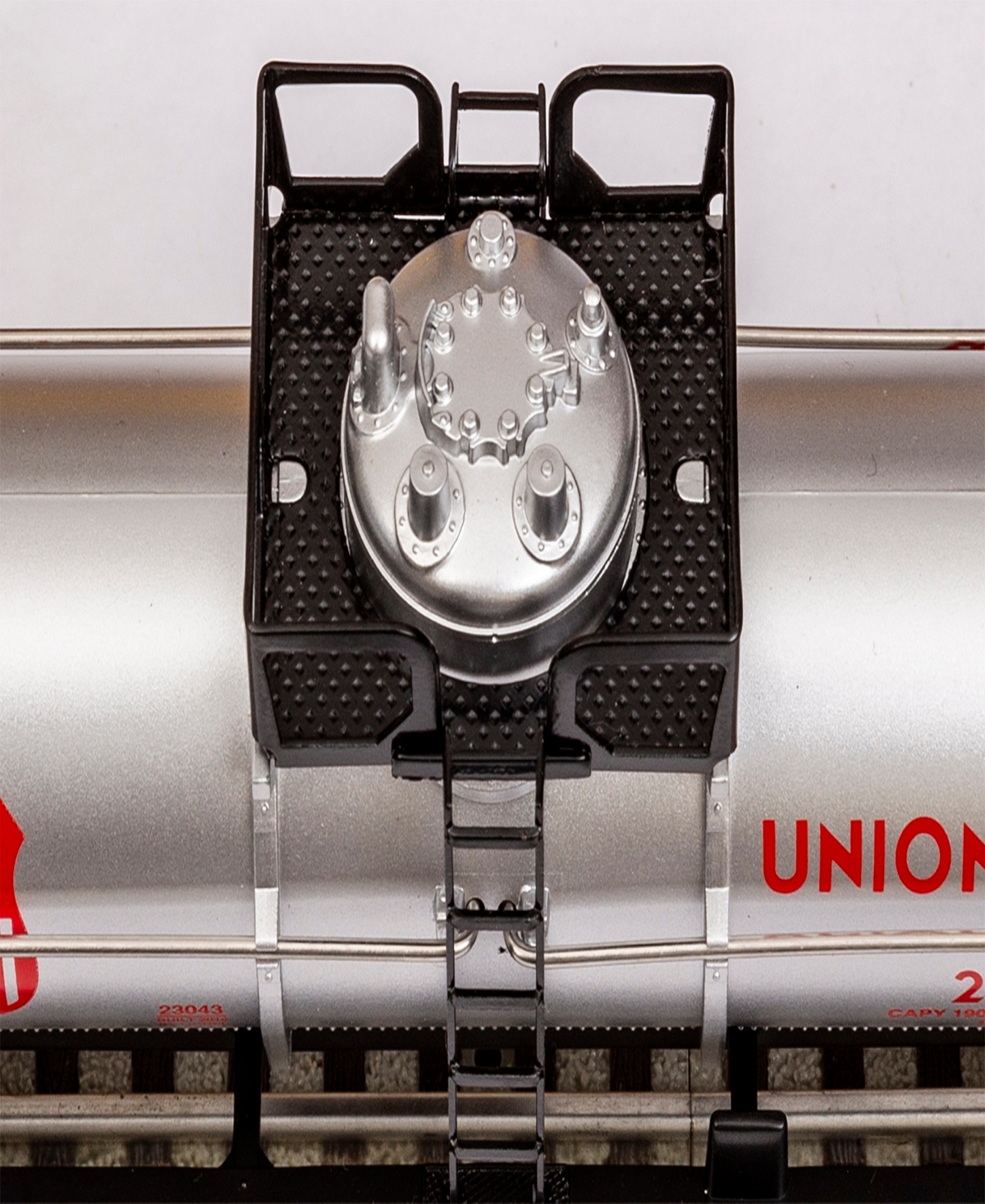 Shop Lionel Union Pacific Flyer Lionchief Bluetooth 5.0 Train Set With Remote In Multi