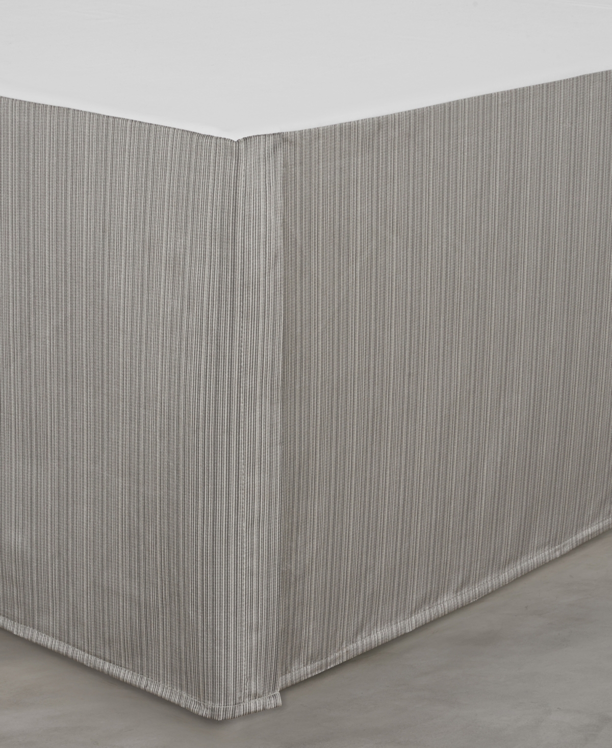 J Queen New York Brando 4 Piece Comforter Set, California King