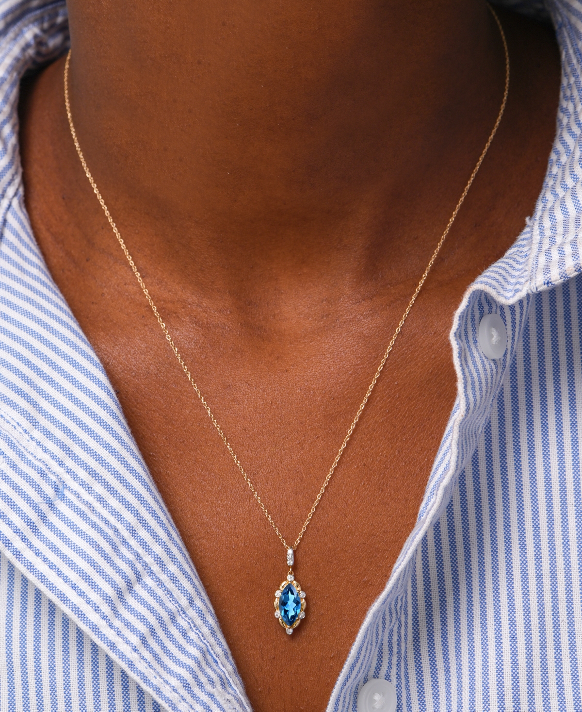 (2-1/3 ct. tw.) & Diamond (1/20 ct. tw.) Marquise Floral 18