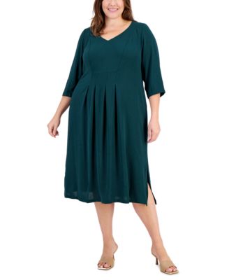 Connected - Plus Size V-Neck 3/4-Sleeve Sheath Dress