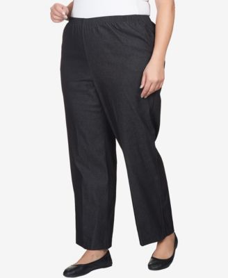 Plus Size Comfort Waistband Mid Rise Short Length Denim Pant