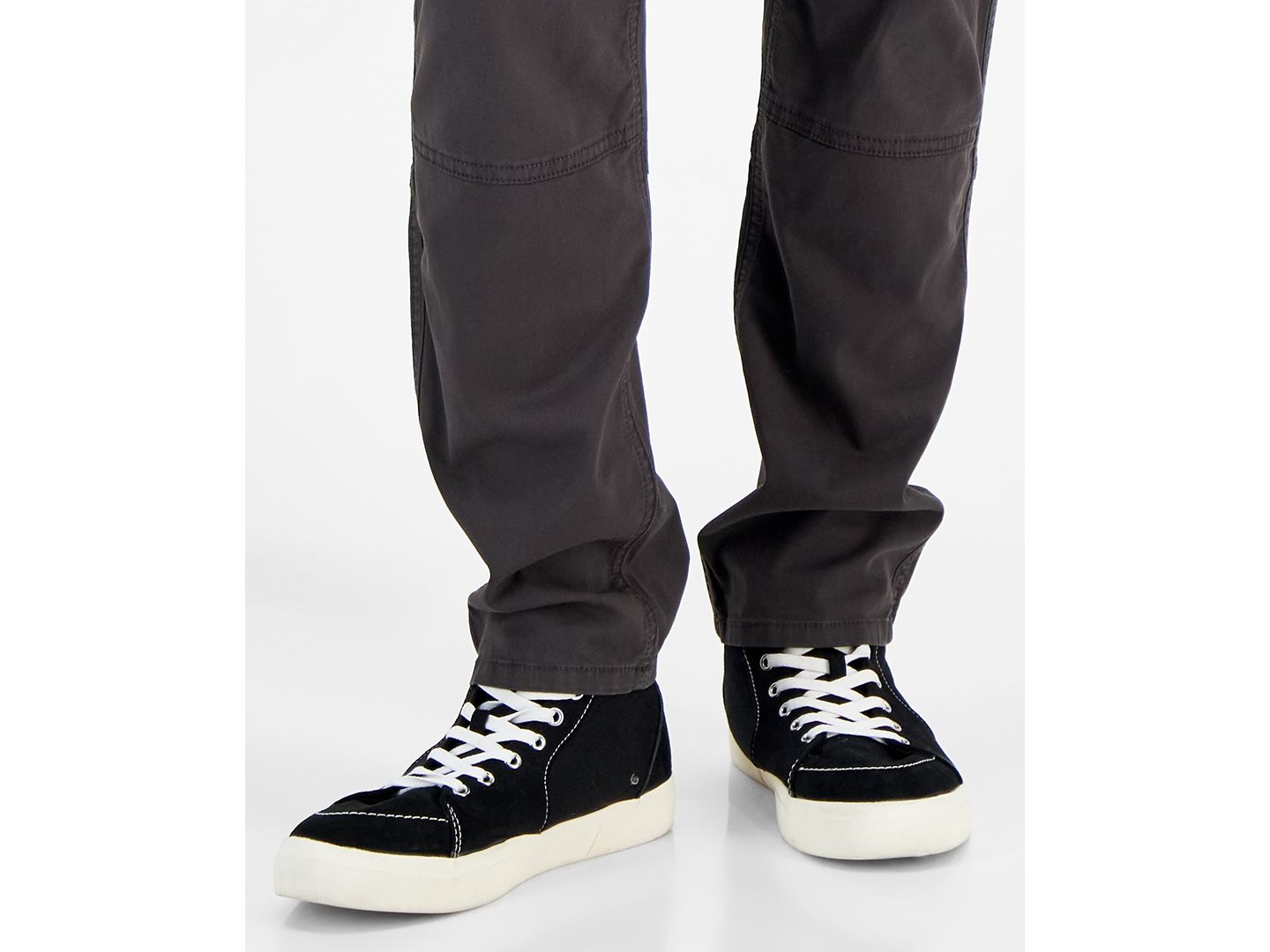 Мужские брюки Sun + Stone Garment-Dyed Tapered Cargo, цвет: Чёрный теневой — фото 7