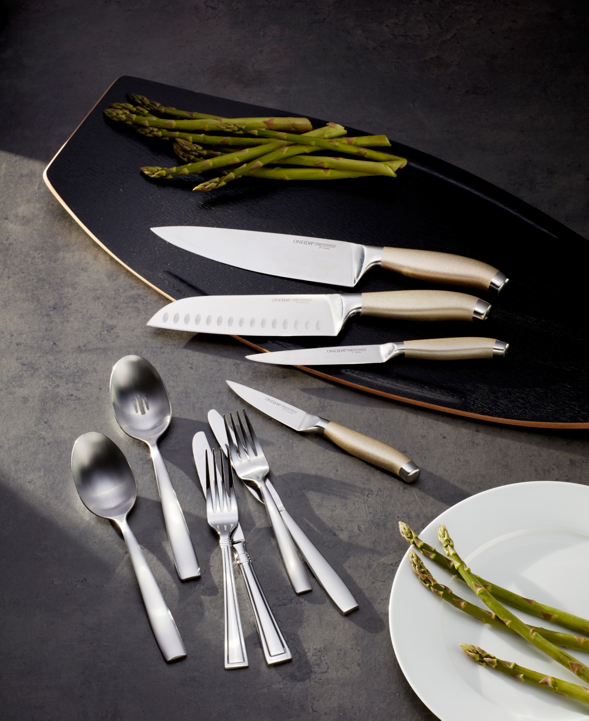 Oneida Preferred 7 Piece Stainless Steel Cutlery Set In Metallic And Stainless