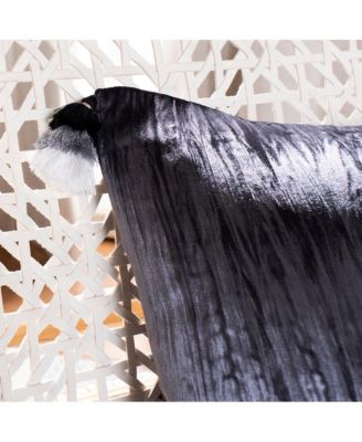 Gwena 16" x 16" Pillow