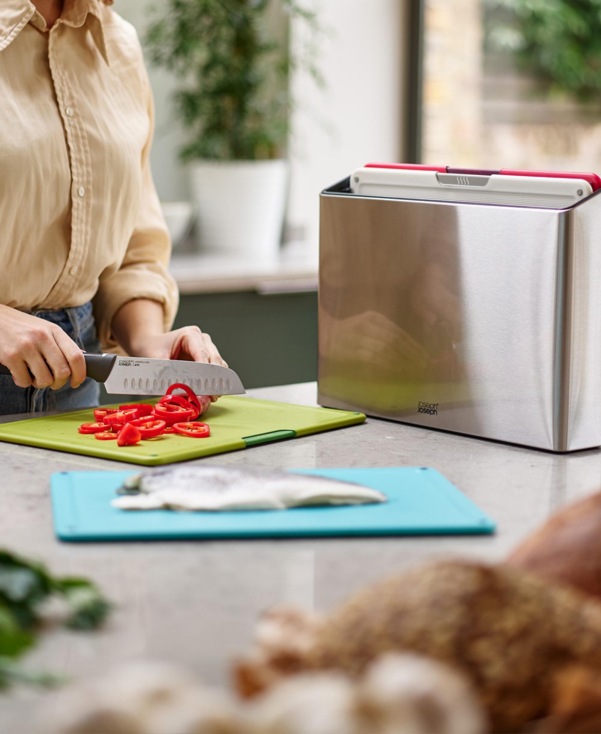 Joseph Joseph Folio Icon Steel 4-piece Chopping Board Set With Stainless-steel Storage Case In Gray