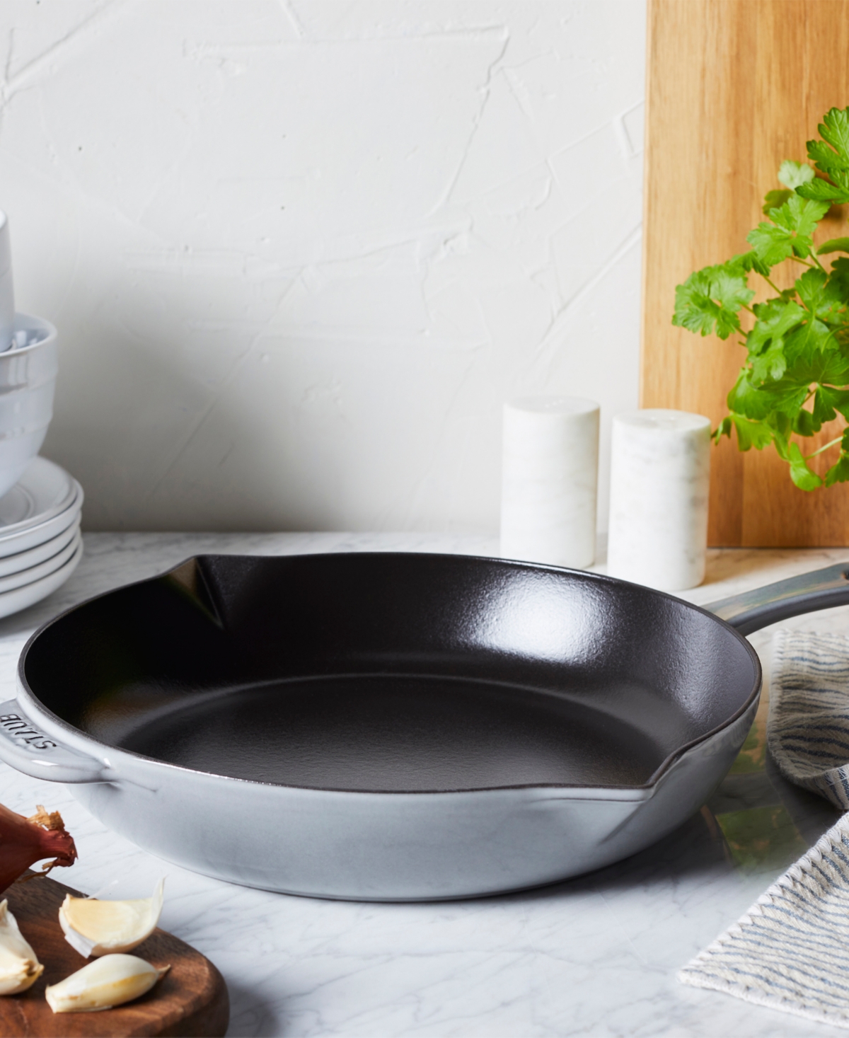 Staub Enameled Cast Iron 12" Fry Pan In Graphite Grey