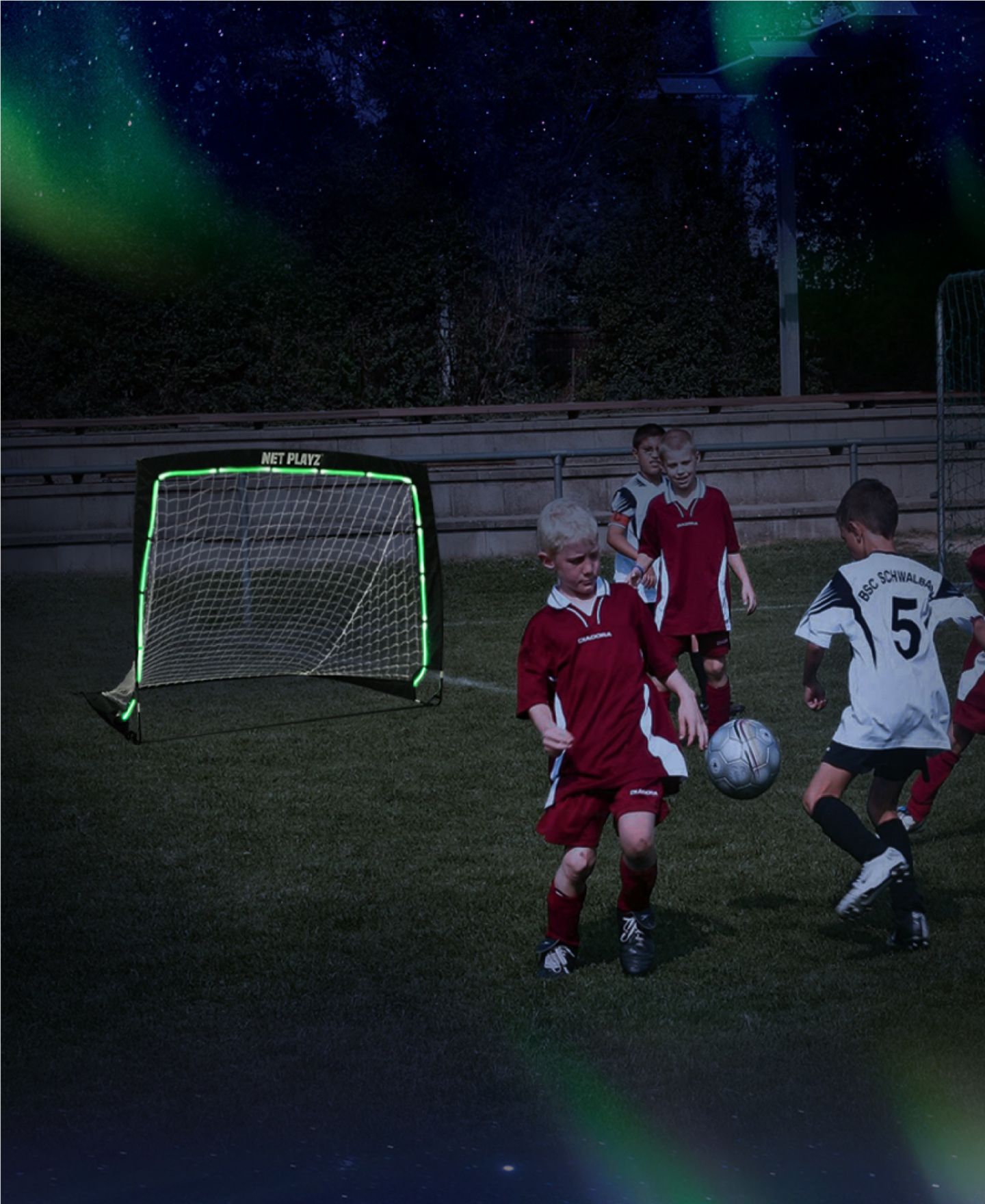 Детская игрушка NET PLAYZ GlowGame Playz Mini 4' x 3' Glow in the Dark Pop-Up Portable Soccer Goal, Ages 3+ — фото 5
