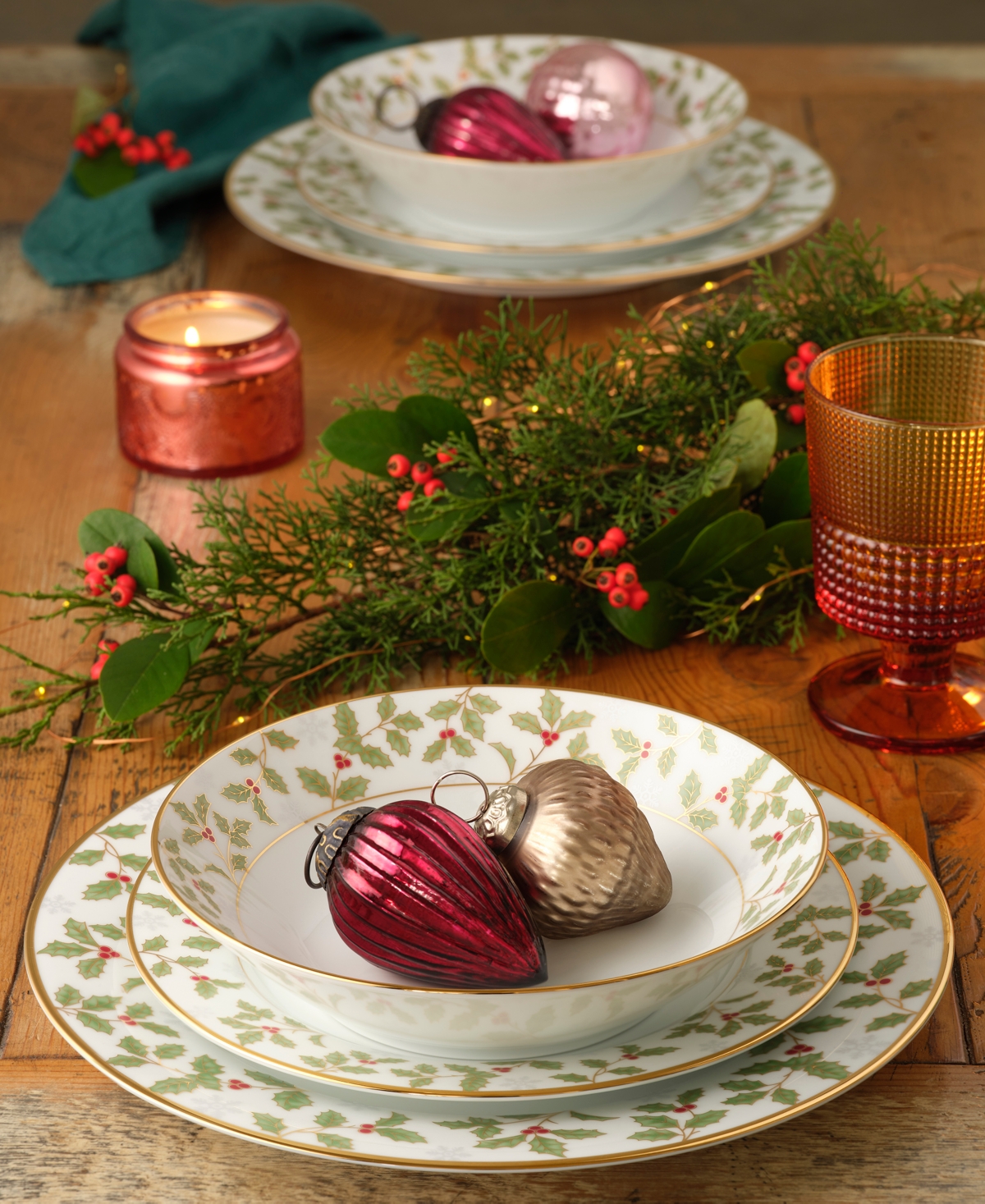 Holly Berry 10.5" Dinner Plate, Set of 4