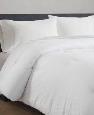 Honeycomb Textured Oversized Down Alternative Comforter, King/California King