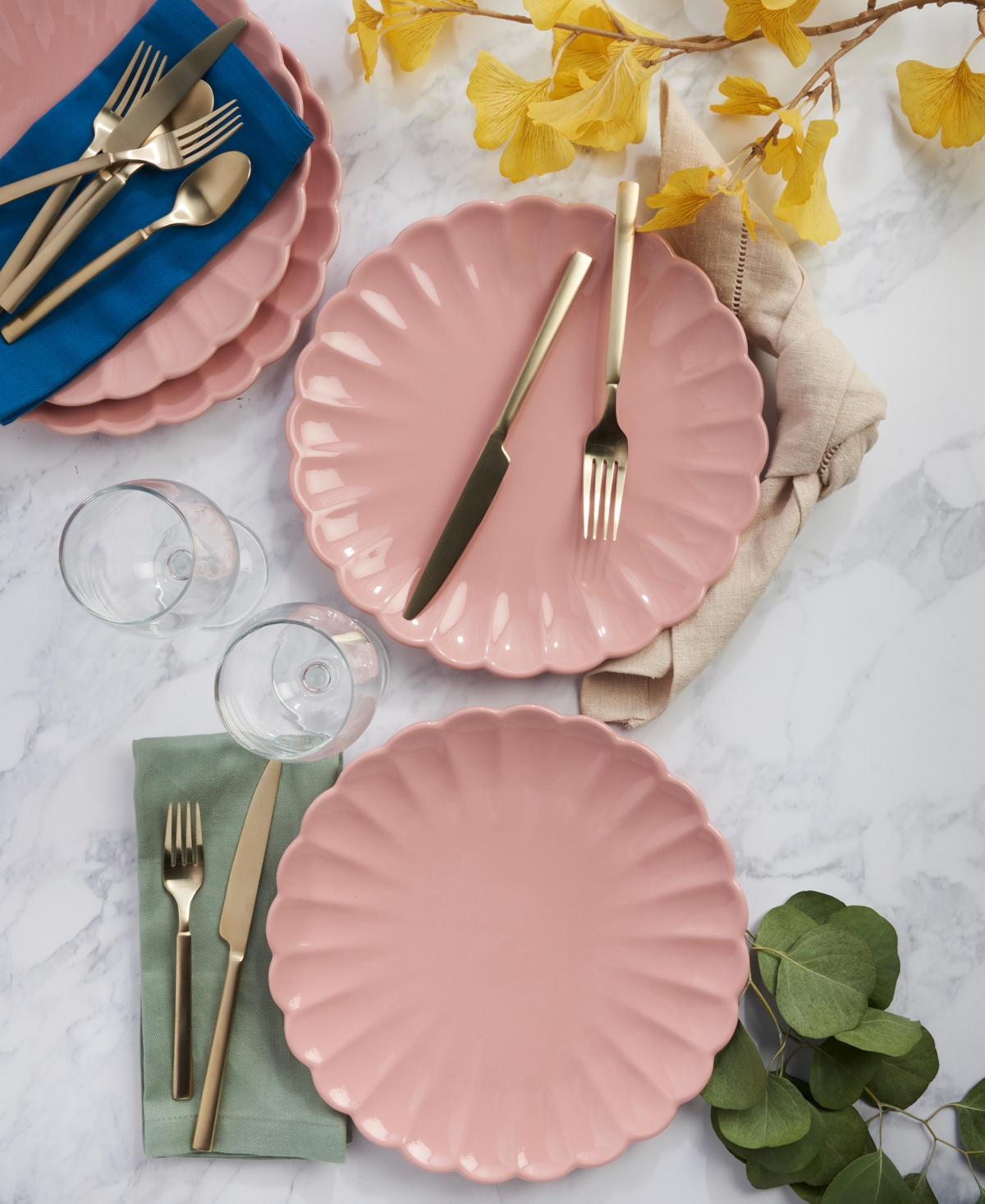 Tabletops GalleryDinner Plates, Set of 4 - Pink