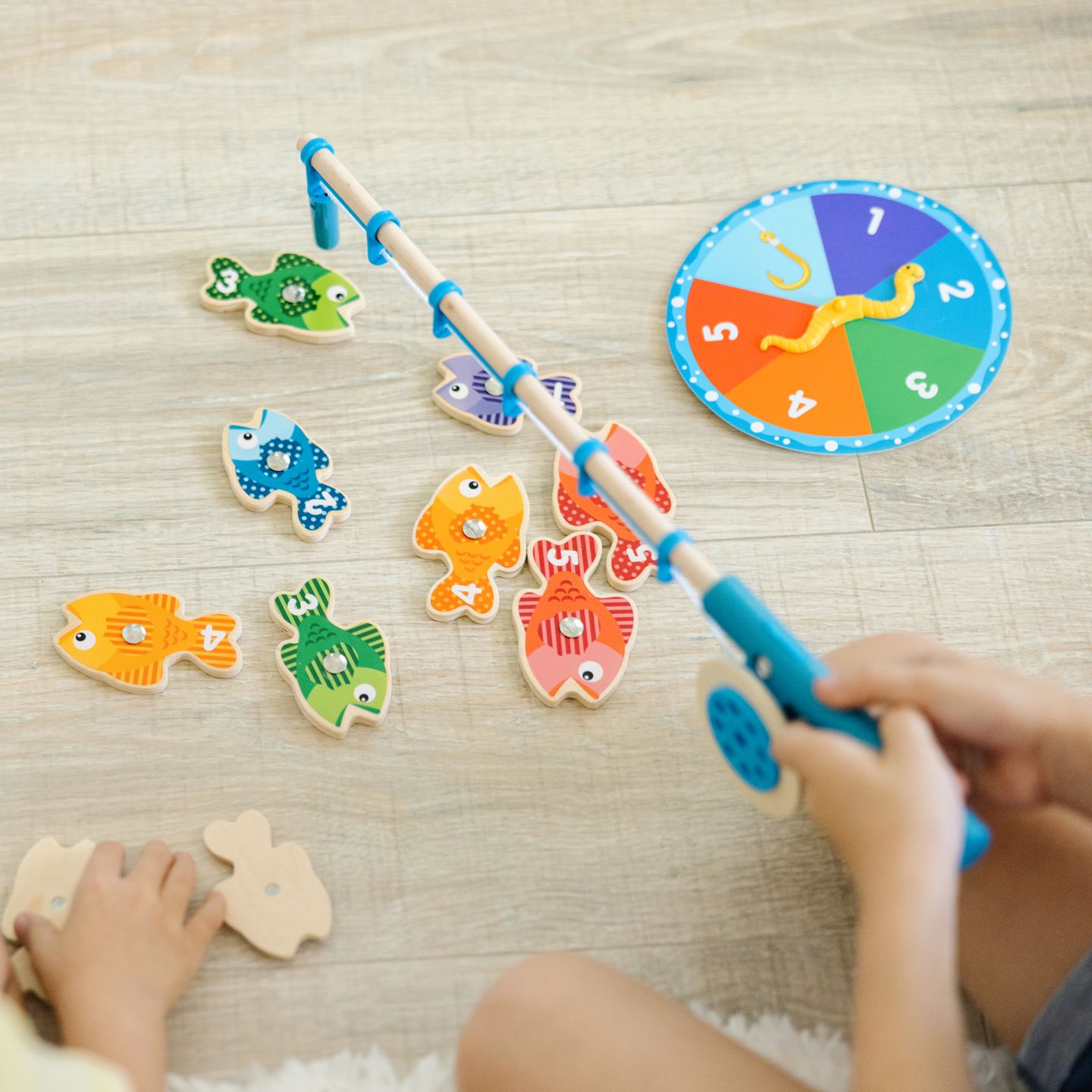 Детская игрушка Melissa and Doug Magnetic Fishing Catch & Count Game, Ages 3+ — фото 6