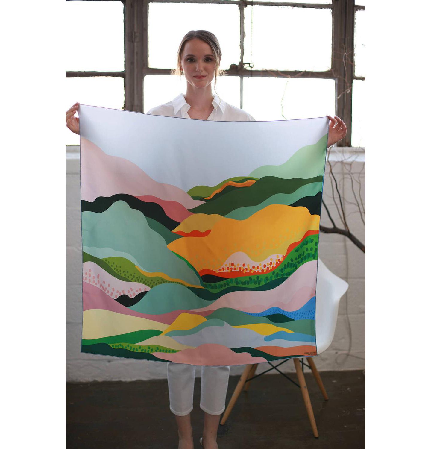 Женский шарф Jessie Zhao New York Silk Scarf of Spring, цвет: Зелёный / Розовый — фото 2